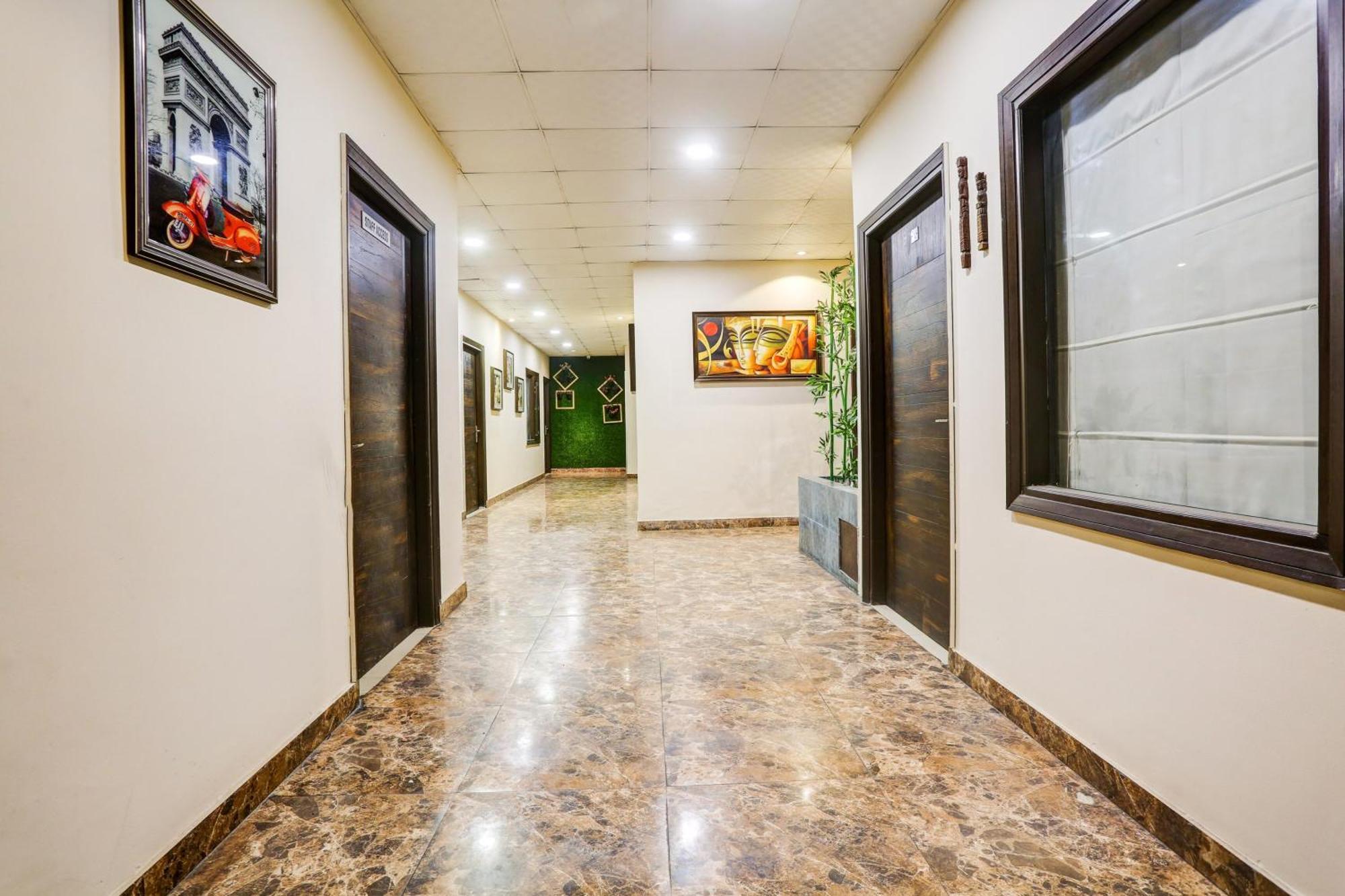 Super Collection O Model Town Road Near Bus Stand Hotel Ludhiana Exterior photo